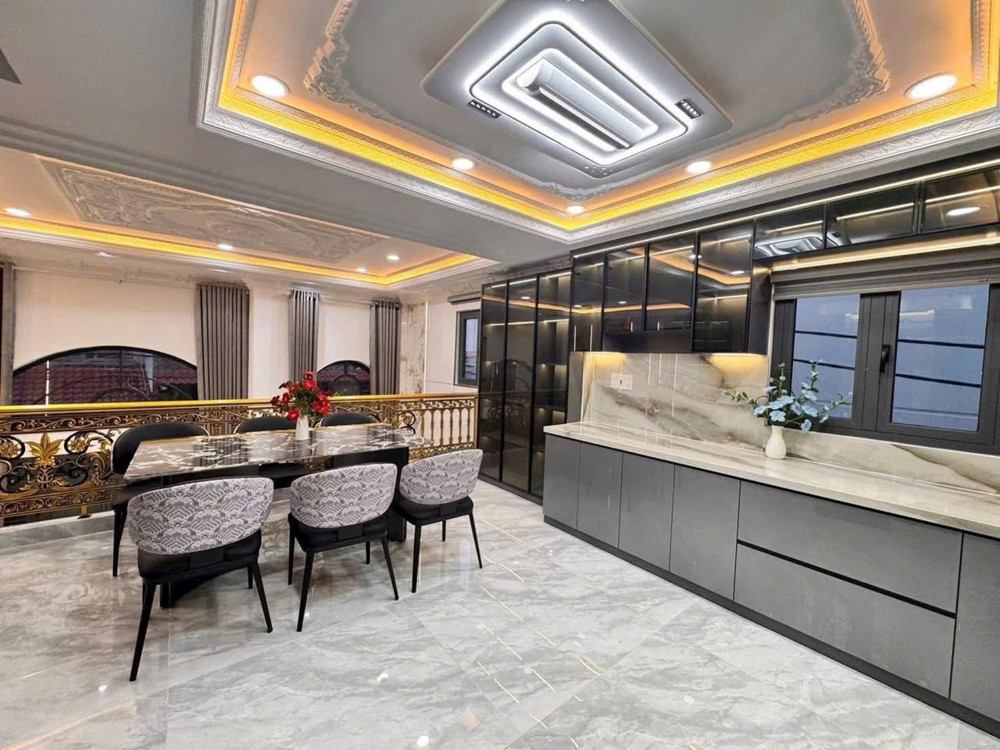 Bán Nhà Mới Xây 5 Tầng Giáp Tân Phú Hẻm Ô Tô 7 Chổ Dt Gần 60M2 Giá 7,6 Tỷ Tl