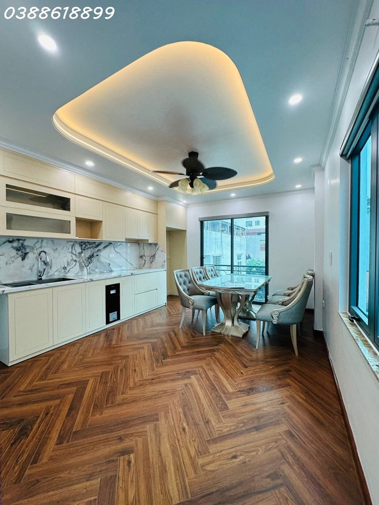 Bán Tòa Nhà Phân Lô Phạm Văn Đồng - 7 Tầng - Mt 15M - Lô Góc - Ô Tô Tránh