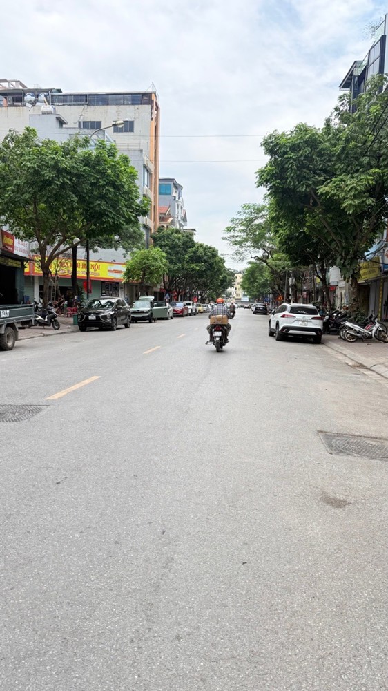 Bán Đất Mặt Phố Long Biên 220M2- Mt 9M- Tòa Văn Phòng, Khách Sạn- 58 Tỷ