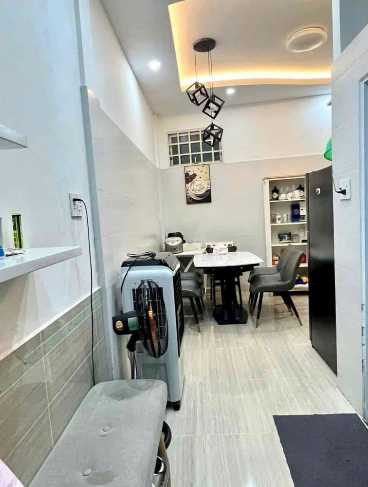 Sát Mặt Tiền Phan Đăng Lưu - Trung Tâm Phú Nhuận - 45M2 (4.1 X 10.5) - 4 Tầng (4Pn) - Nhĩnh 8 T.ỉ