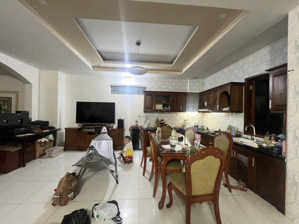 Bán Nhà Biệt Thự + Mặt Tiền Linh Đông - Ngay Phạm Văn Đồng, 7X35m, 3 Tầng - 6Pn, 34 Tỷ