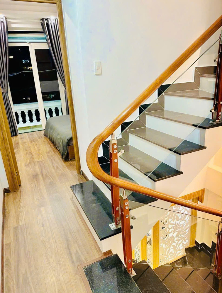 Chính Chủ Gửi Bán – Nhà Đẹp Khu Biệt Thự Nam Hồ – Trung Tâm Dân Trí Cao