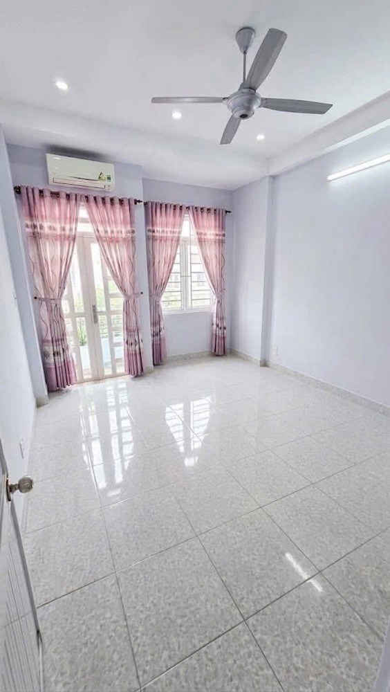 Nhà Sát Mặt Tiền 3Tầng - Hxt - Bình Tân Đs - Kế Đường 26 Tháng 3 - 4X14m - Hơn 6Tỉ Xíu
