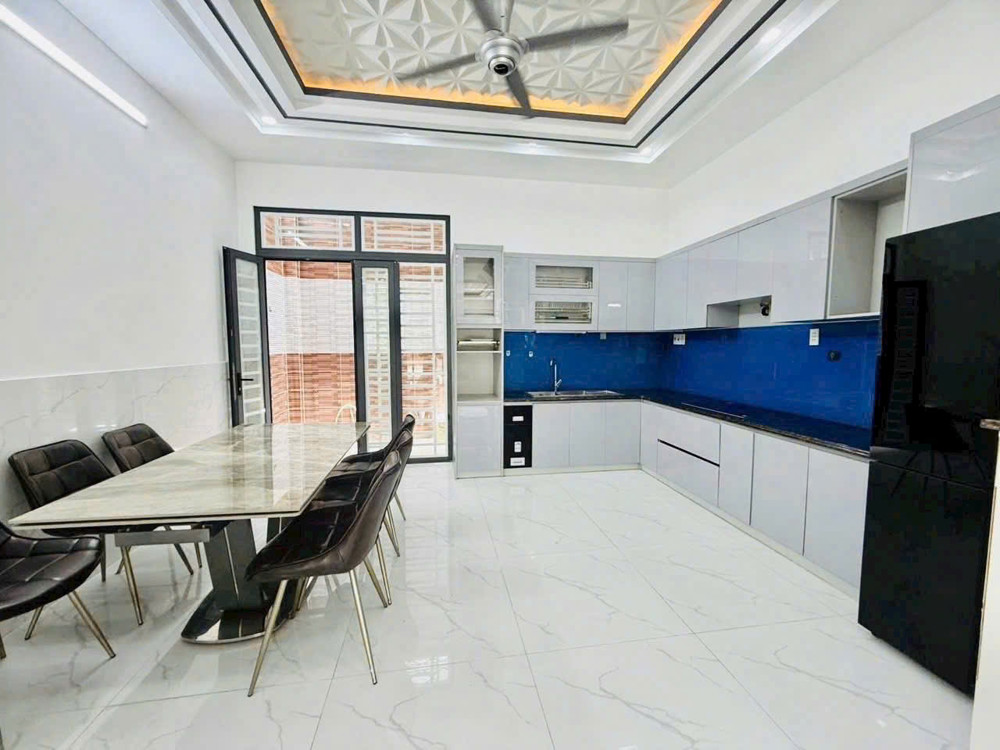 Nhà Mời Đẹp Hẻm Xe Hơi Nhà Bè (5X16,5) 3 Tầng Chỉ 7,5 Tỷ - Sổ Hồng Riêng Hoàn Công