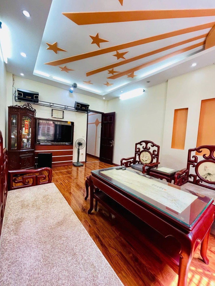 Hoa Hậu Tây Hồ Phân Lô Võ Chí Công 50M 5T Mt 4M Nhỉnh 28 Tỷ- Ô Tô Vào Nhà Khu Vực Dân Trí