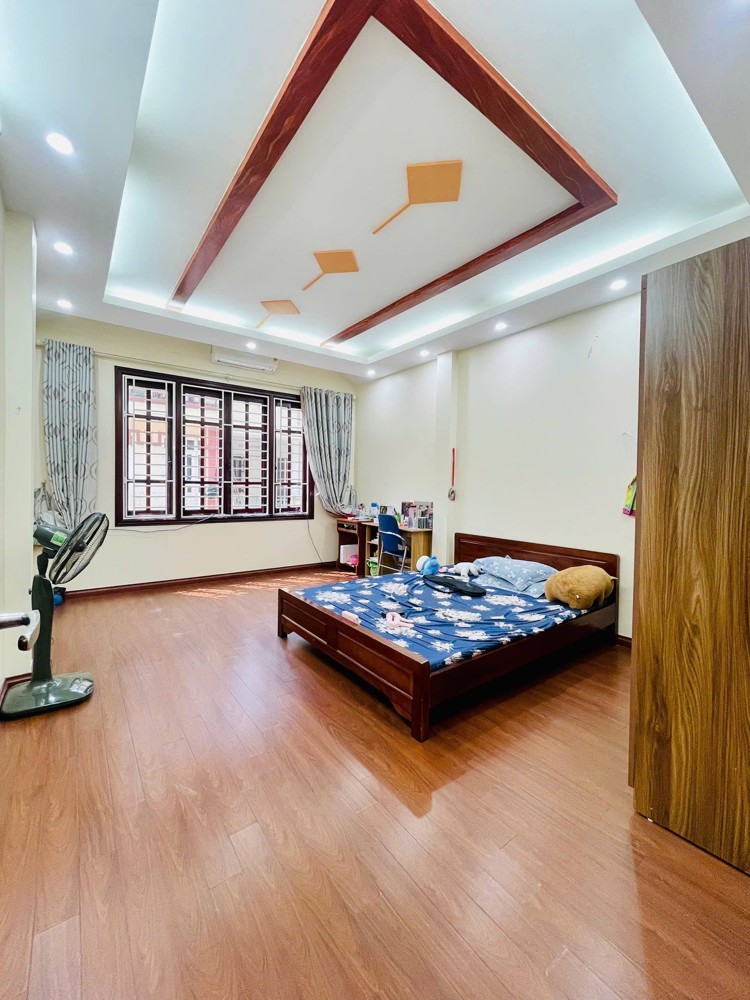 Hoa Hậu Tây Hồ Phân Lô Võ Chí Công 50M 5T Mt 4M Nhỉnh 28 Tỷ- Ô Tô Vào Nhà Khu Vực Dân Trí