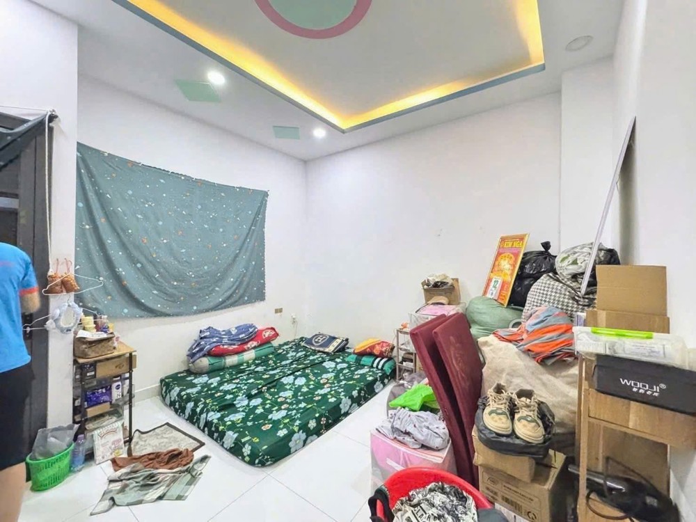 Nhà Đẹp - Giá Tốt Chính Chủ Cần Bán Nhà Lầu Bình Tân - Dt: 4 X 8 P. Bình Hưng Hòa , Bình Tân