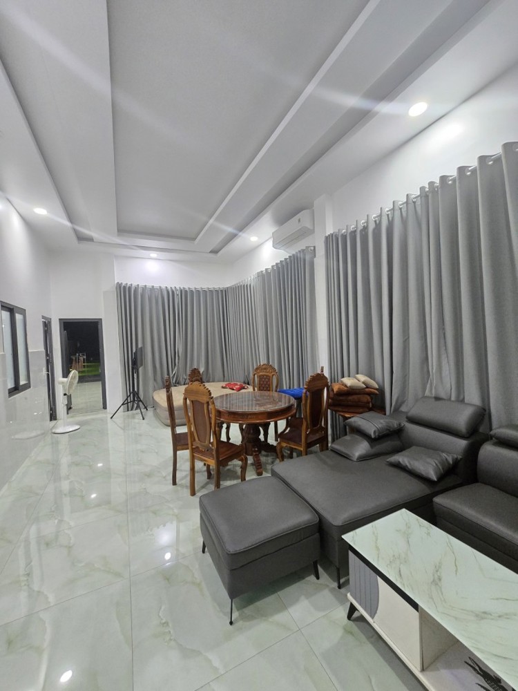 Bán Biệt Thự Sân Vườn Đường Trường Lưu, Long Trường, Q9, Thủ Đức, Tp Hcm. Dt 624M2, Shr. Giá 15,3