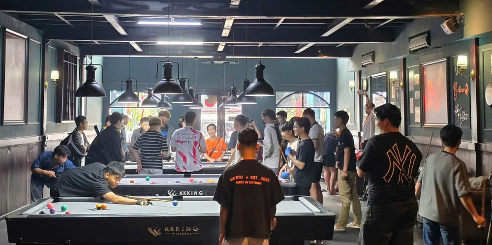Bình Thạnh ! Clb Bida 12 Bàn Lỗ Cao Cấp - Mới Đẹp - Sang Rẻ - Có Quầy Bar - Rượu Và Có Khách Đông