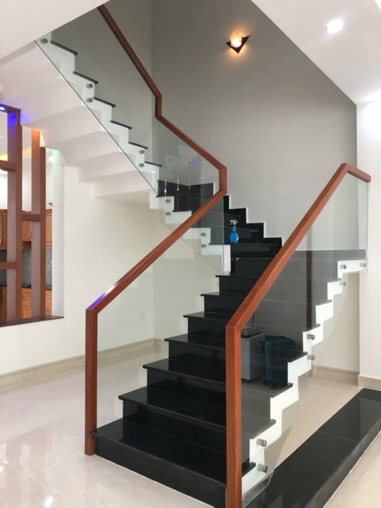 Bán Nhà 3 Tầng D2d Khu V.i.p Biên Hòa,Gần Trường Á Châu,Shr Hoàn Công Đầy Đủ