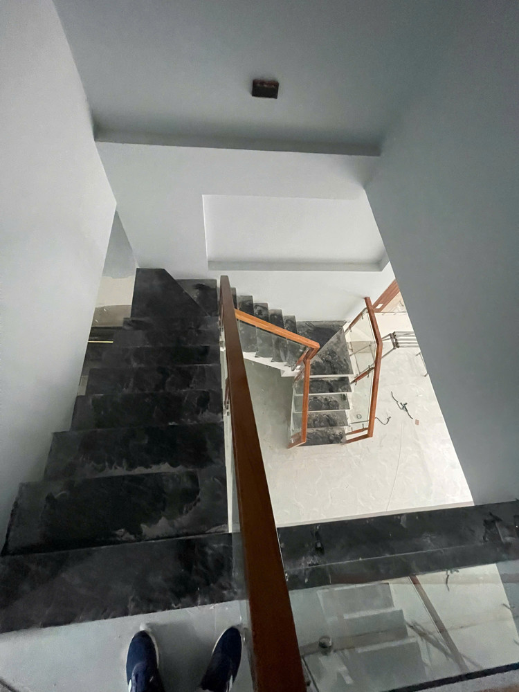 Bán Nhà Đẹp 2 Tầng P.biên Hòa,Shr Hoàn Công,Đường 2 Ô Tô,Gần Cầu Hang