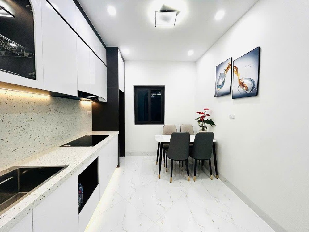 Tổ Ấm Lý Tưởng – Khu Phố Văn Minh, Dân Trí Cao – Con Cái Đi Học Tiện Lợi Đủ Đường