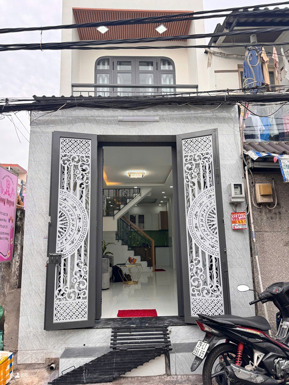 Chính Chủ Bán Nhanh Nhà Đẹp 2 Tầng Cách Mặt Tiền Hương Lộ 2 20M, Bình Tân