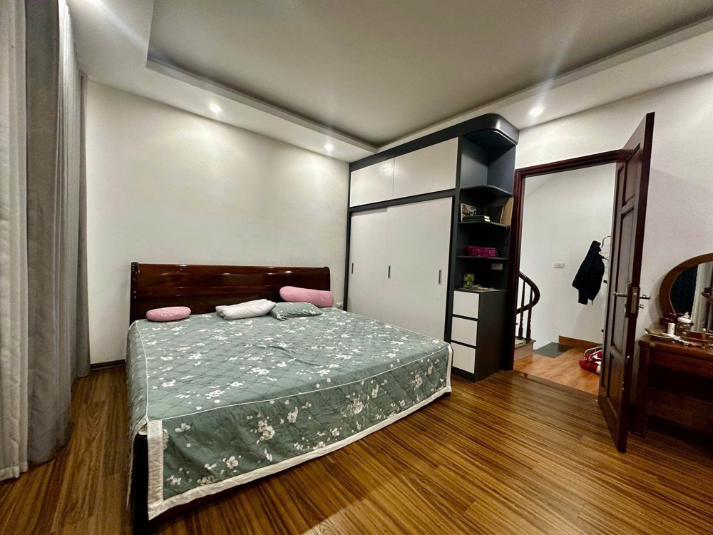 Bán Nhà Mới Dương Quảng Hàm 8,1 Tỷ – Ngõ Thông Kinh Doanh
