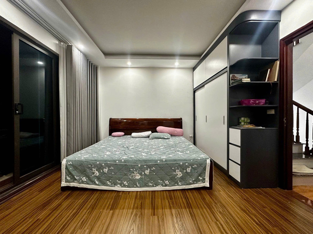 Bán Nhà Mới Dương Quảng Hàm 8,1 Tỷ – Ngõ Thông Kinh Doanh