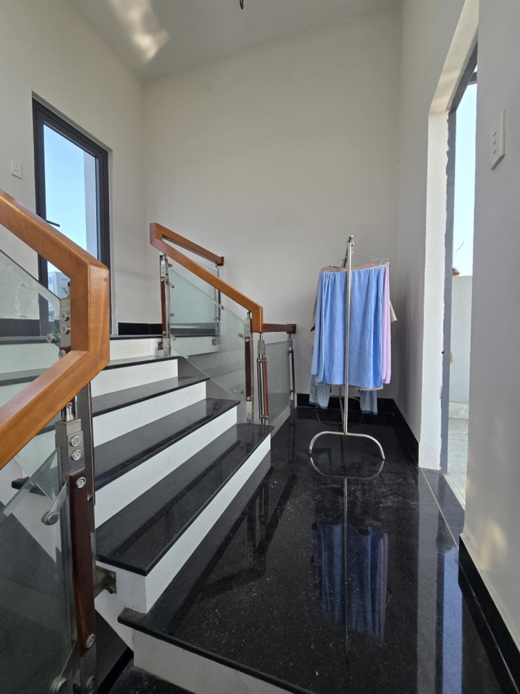 ► Mt Đường 5.5M Nhánh Lý Tự Trọng, 81M2, 2 Mặt Thoáng, 3.5 Tầng Đúc Mới Đẹp, 8.X Tỷ
