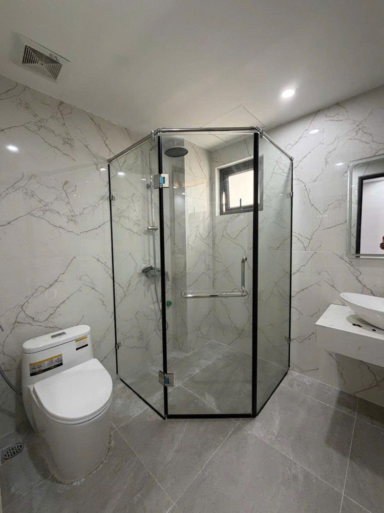 Bán Nhà Nguyễn Văn Cừ 30M 6 Tầng Mt4m Hàng Xóm Go Long Biên Nhỉnh 9 Tỷ