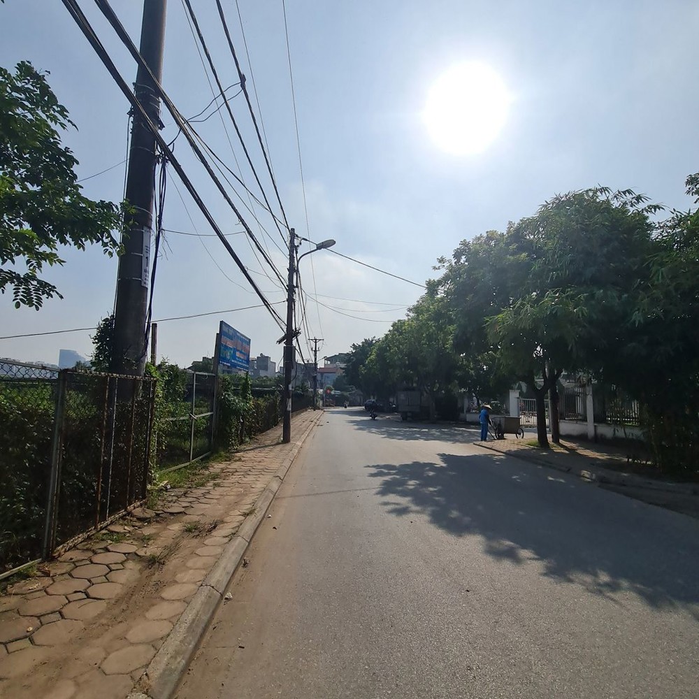 Lô Góc 82M2 Đặng Xá, Gia Lâm, Đường 12M View Hồ, Xây Cái Nhà Ở Hết Ý. Giá Cực Tốt. Lh 0989894845