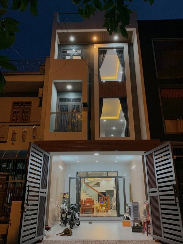Bán Nhà Mặt Phố Đường Số 13, Long Bình, Thủ Đức, Tp Hcm. Dt 105M2, 4 Tầng. Giá 7,5 Tỷ