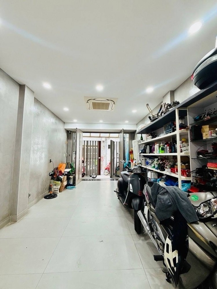 Bán Nhà Trung Tâm Quận 4 - 5 Tầng - 56M2 - Nội Thất Xịn Sò - Chỉ 8,4 Tỷ