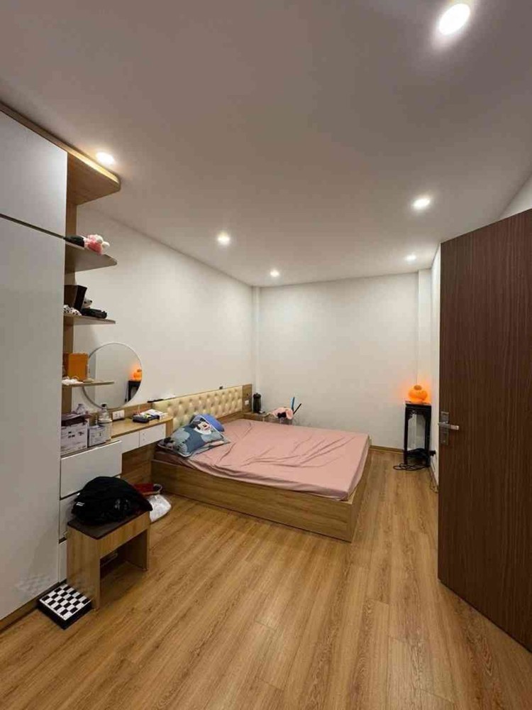 Nhà Thật Phố Kim Quan 6.6 Tỷ 40M Ngõ Ô Tô,Sổ Đỏ Long Biên
