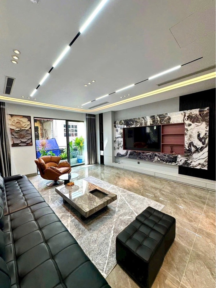 Bán Nhà Việt Hưng 110M2- 7 Tầng Thang Máy- Gara Ô Tô- 23.X Tỷ