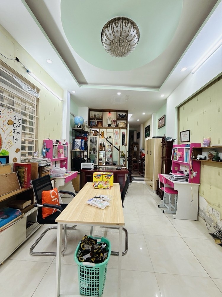 H2434 Sợ Cảnh Hẻm Nhỏ Xe Không Vào Được? Căn Này Đường Thông 8M!