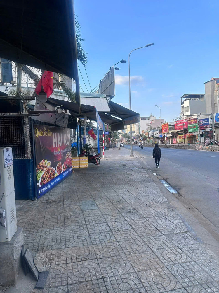 Quận 12 ! Sang Rẻ Quán Ốc Có Vỉa Hè Đài 16M , Ngay Đoạn Đường Đông Thoáng , Full Trang Thiết Bị,