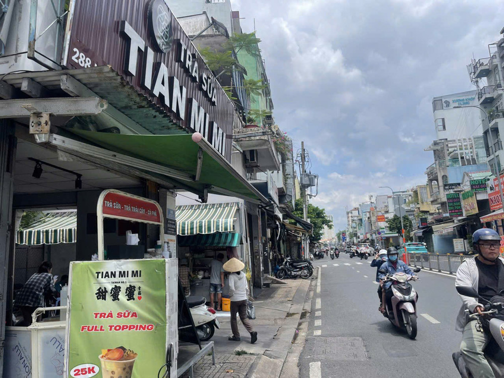 Sang Rẻ Chỉ Tiệm Trà Đẹp Lắm Chỉ 39 Tr , Mb Góc 2 Mt Đường Lớn Gần Trường Học Gần Đường 3/2, Tel