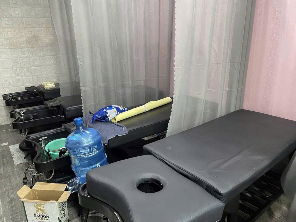 Bình Tân ! Cần Pass Rẻ Lại Trang Thiết Bị Tiệm Tóc, Tel : 0777775584 ( Chính Chủ )
