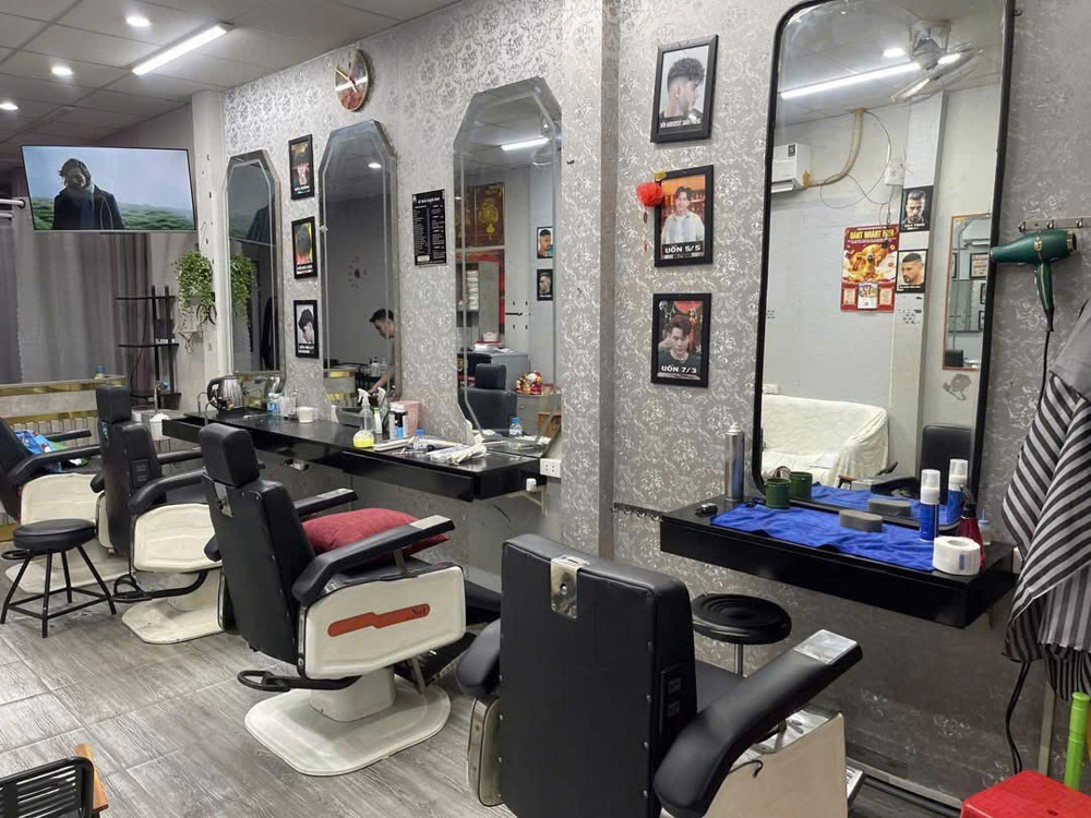 Bình Tân ! Cần Pass Rẻ Lại Trang Thiết Bị Tiệm Tóc, Tel : 0777775584 ( Chính Chủ )