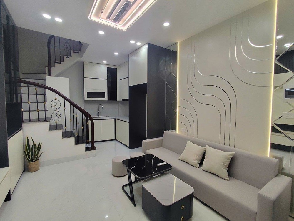 Nhà Đẹp Giá 6.3 Tỷ , Dân Xây Phố Minh Khai Hộ Khẩu Hai Bà Trưng Ngõ Thông, Thoáng Trước,Sau.chỉ
