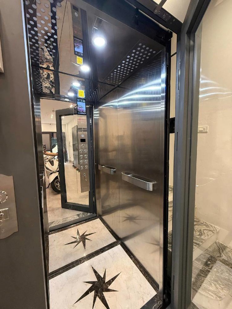 Nhà Thật Phố Hồng Tiến Long Biên 11 Tỷ Thang Máy Gần Mặt Phố Ngõ Ô Tô