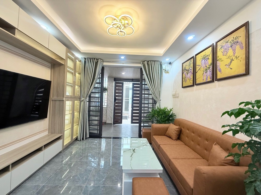 [H2440] Nhà 2 Tầng Đẹp Sát Đh Văn Lang - Giá Đầu Tư 6.X Tỷ