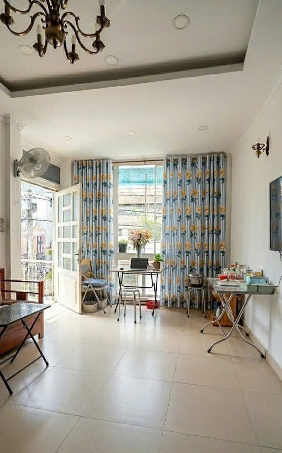 Căn Hộ Chung Cư Quận 1, Gần Công Viên Lê Văn Tám, 5 X 12 M (50 M2), Giá 4 Tỷ