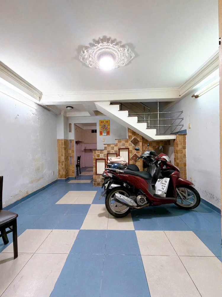 Bán Nhà Mặt Tiền Kinh Doanh Q4 Ngang 4.5 X 9 X Đúc 3 Tấm Có 5 Tê