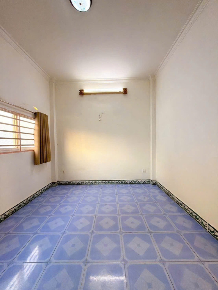 Bán Nhà Mặt Tiền Kinh Doanh Q4 Ngang 4.5 X 9 X Đúc 3 Tấm Có 5 Tê