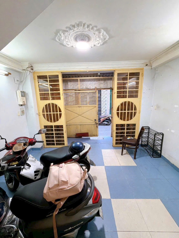Bán Nhà Mặt Tiền Kinh Doanh Q4 Ngang 4.5 X 9 X Đúc 3 Tấm Có 5 Tê