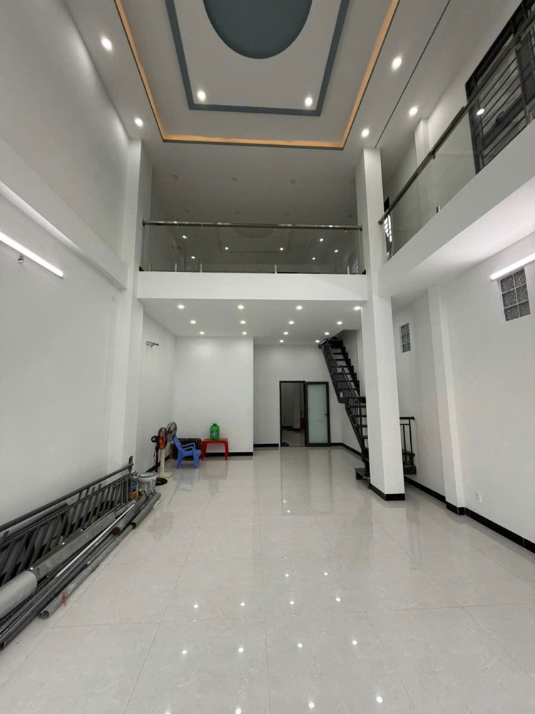 Cho Thuê Mặt Bằng Kinh Doanh 2 Mặt Tiền Hồng Bàng, Quận 6 – Có Gác Lửng Rộng