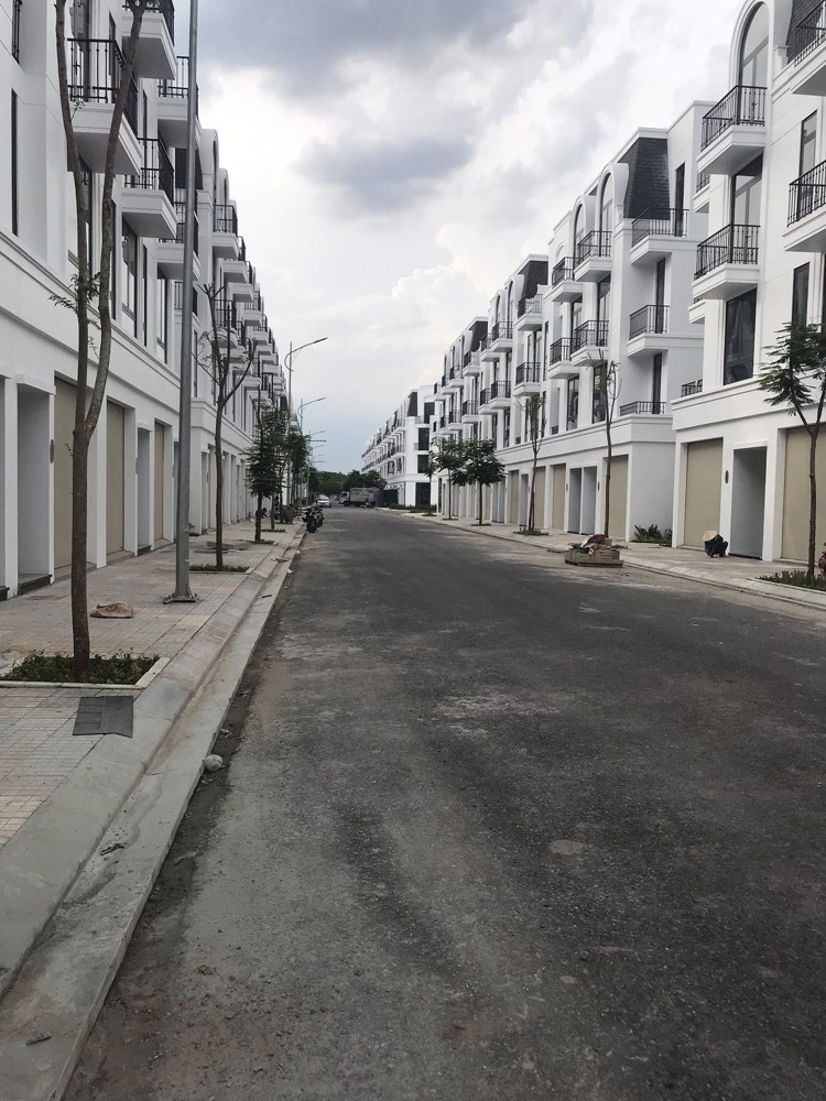 Duy Nhất Căn 87M,Mặt Tiền 6 M,4 Tầng Đã Xây Thô Hoàn Thiện Mặt Ngoài,Hàng Ngoại Giao Giá Tốt Tại Dự