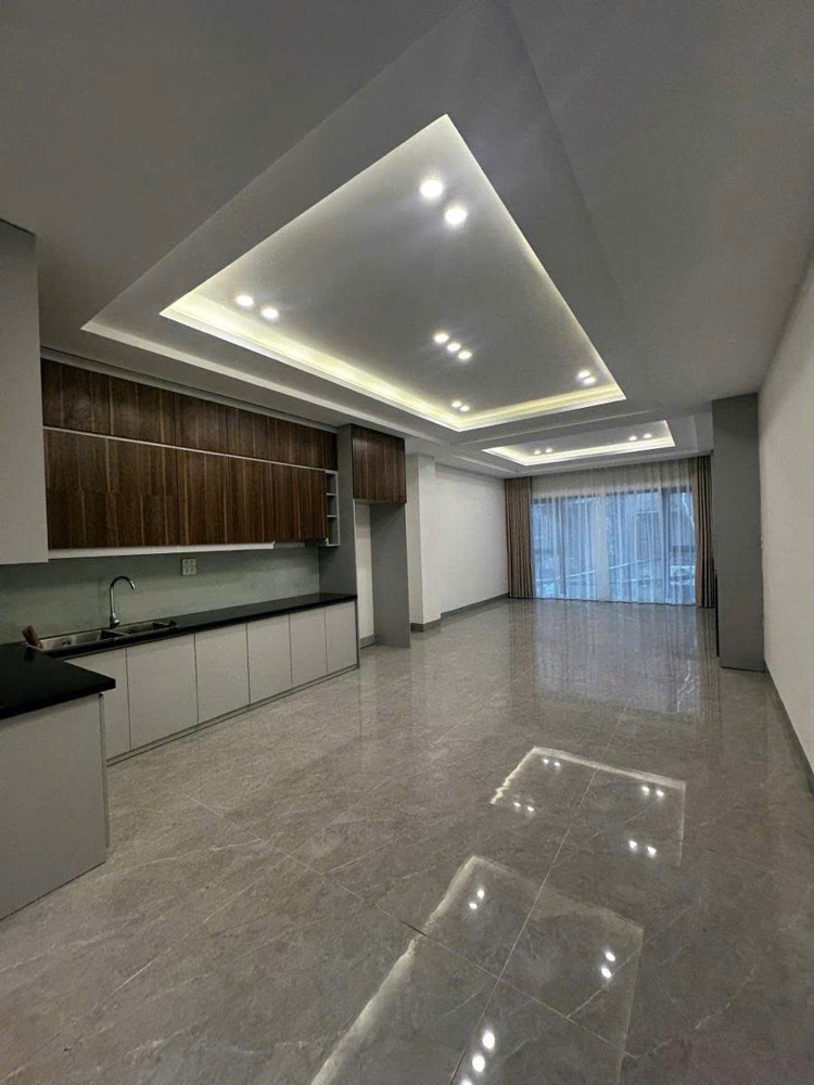 Bán Nhà Nguyễn Văn Cừ 78M 7 Tầng Mt4.5m Phân Lô Ô Tô Nhỉnh 20 Tỷ