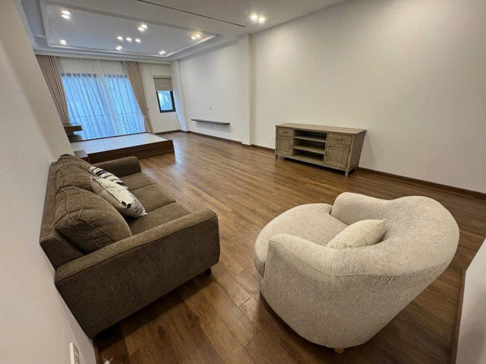 Bán Nhà Nguyễn Văn Cừ 78M 7 Tầng Mt4.5m Phân Lô Ô Tô Nhỉnh 20 Tỷ