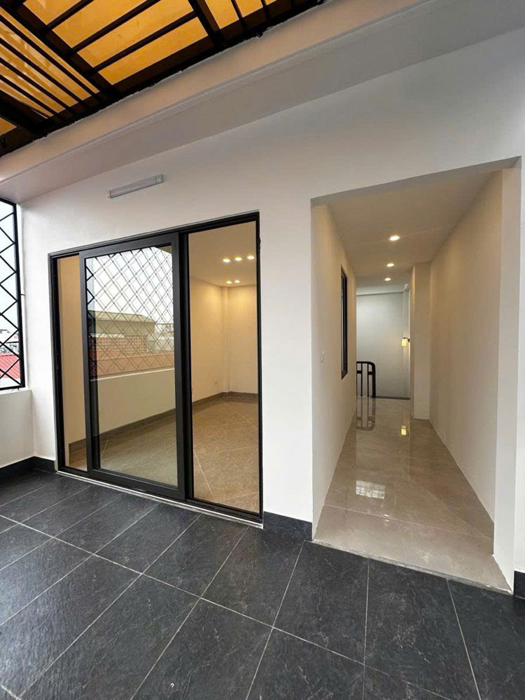 Bán Nhà Nguyễn Văn Cừ 78M 7 Tầng Mt4.5m Phân Lô Ô Tô Nhỉnh 20 Tỷ