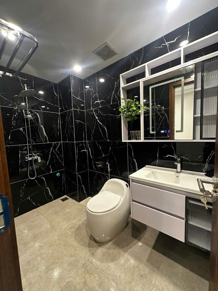 Bán Nhà Nguyễn Văn Cừ 78M 7 Tầng Mt4.5m Phân Lô Ô Tô Nhỉnh 20 Tỷ