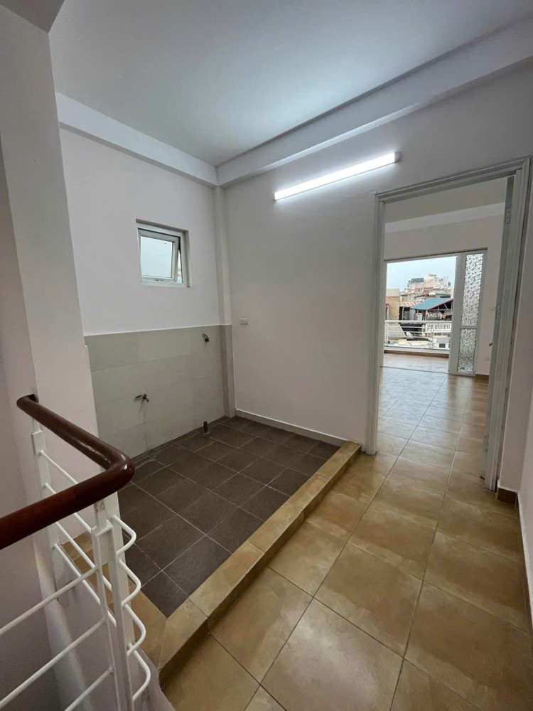 Cho Thuê Nguyên Căn Trần Khát Chân, Nhà Mới Sát Phố, 38M 5T, 3 Ngủ 12Tr 0903258273