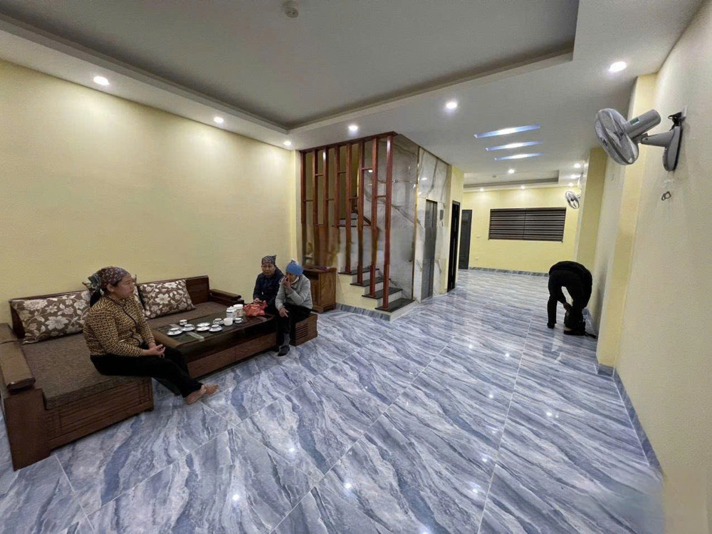 Cho Thuê Nguyên Căn Hồng Mai, Ô Tô Đỗ Cửa, Thang Máy, Làm Văn Phòng 62M 4T, 18Tr 0903258273