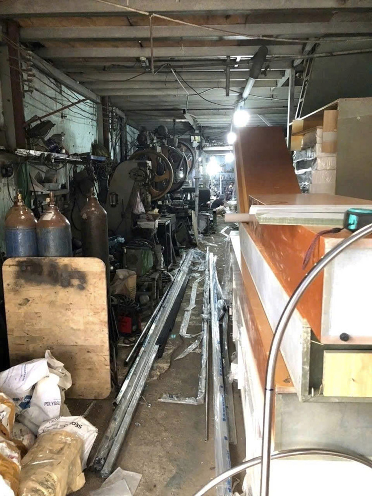 Bán Nhà Mặt Tiền Kênh Tân Hóa - Gần Trịnh Đình Trọng, 4,1X27m, Cấp 4 - Tiện Xây, Chỉ 9,6 Tỷ