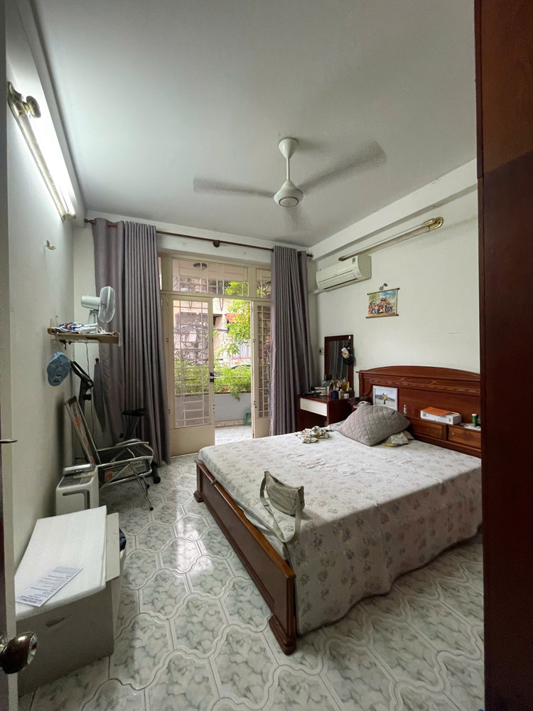 Mặt Tiền Căn Góc Không Lộ Giới Ngay Tân Hương 75M2 4Tầng 6 Phòng Ngủ 8 Tỷ 200 Tl