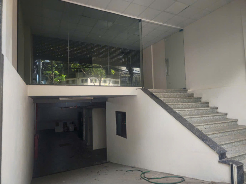 Gía Cực Rẻ Bán Nhà 10 Tầng Trong Khu Đấu Giá Tân Triều - Văn Quán - Tổng Cụ 5 . 130M2