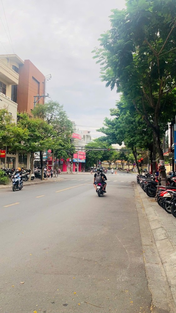 Bán Nhà Mt Tiểu La, Ở Và Kinh Doanh 102M², 4.5 Tầng, Ngang 6.3M, Giá 22 Tỷ